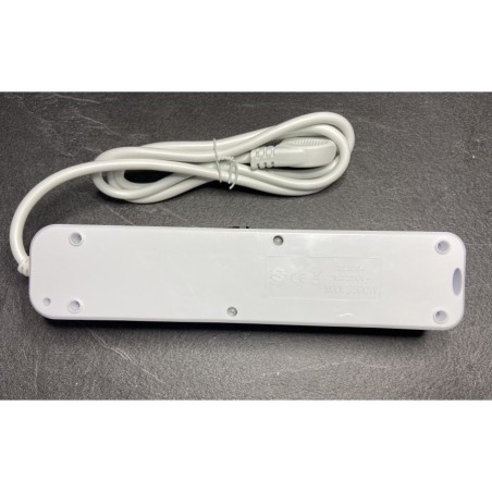 Smart Hub Multipresa con Sistema di Archiviazione Audio Wi-Fi e Sicurezza Domestica